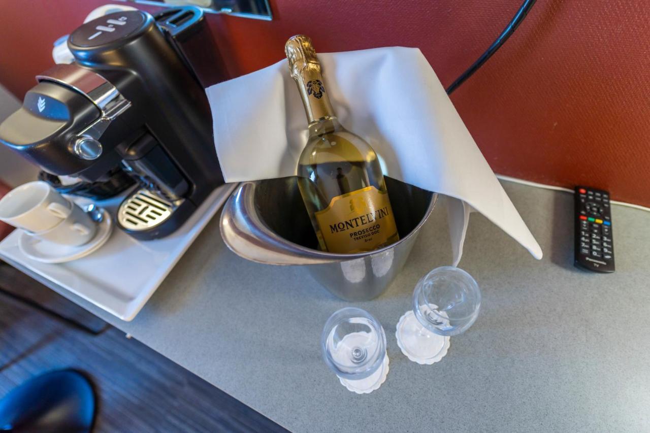 Hotel Ambiotel Tongeren Zewnętrze zdjęcie